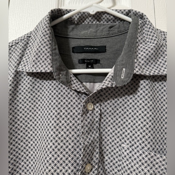 Tahari Men’s Slim Fit Casual Button Down Short Sleeve Shirt Size Medium - Picture 8 of 10